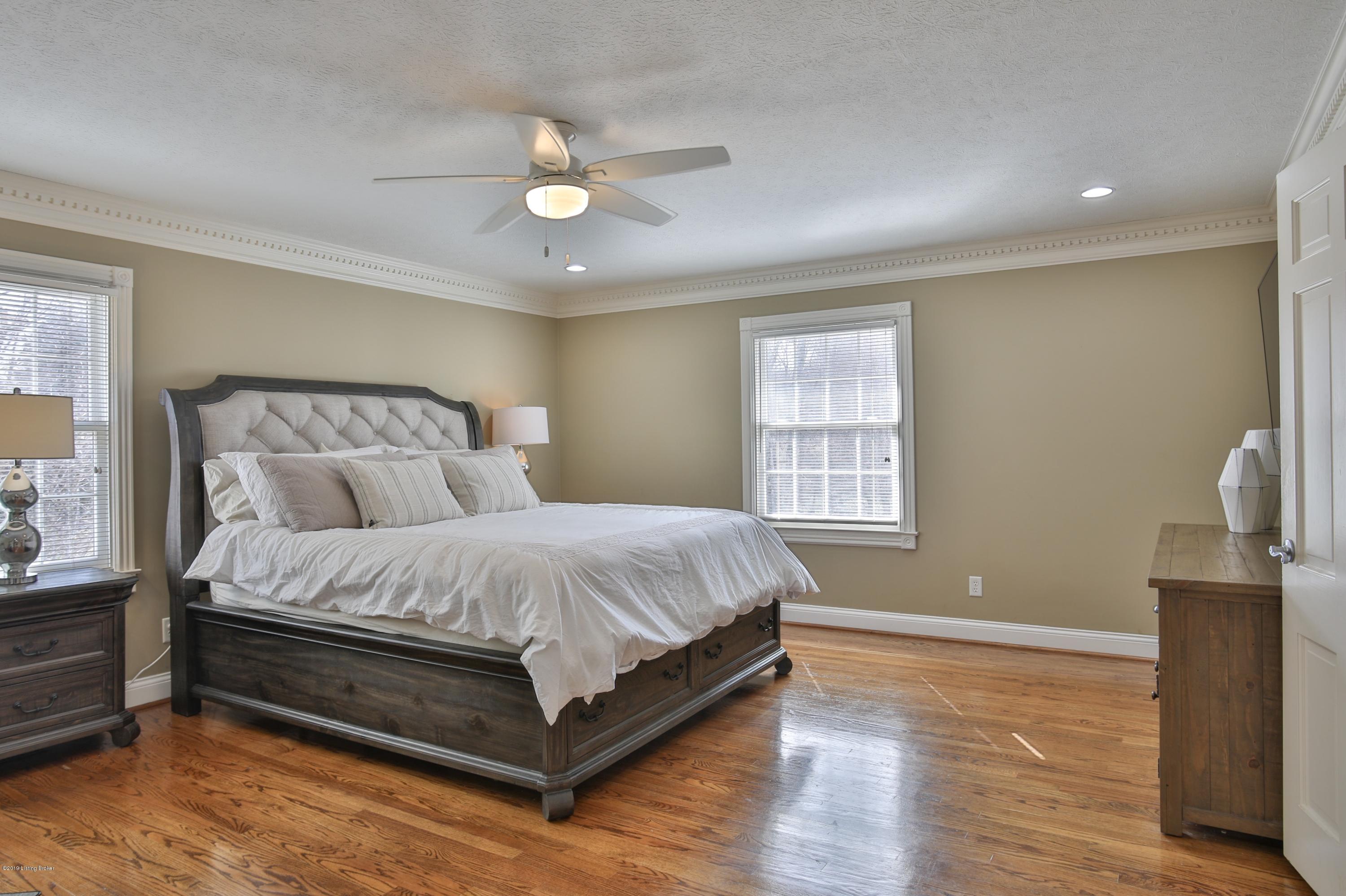 11505 Valley View Road Anchorage, KY 40223 - Photo 22 of 36 Master bedroom