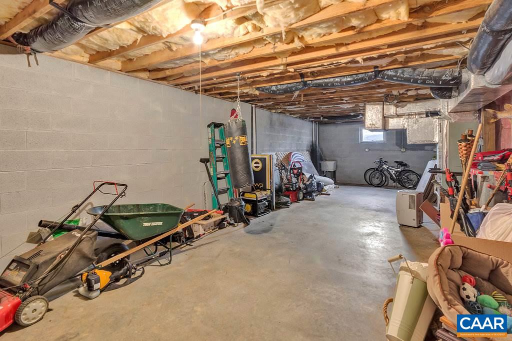 30 East Point Road Palmyra, VA 22963 - Photo 31 of 38 a view of a room with gym equipment