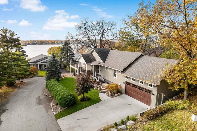 $1,100,000 | 5100 Greenwood Circle, Greenwood, MN 55331