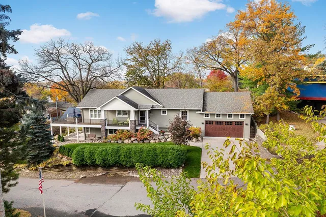 $1,100,000 | 5100 Greenwood Circle, Greenwood, MN 55331