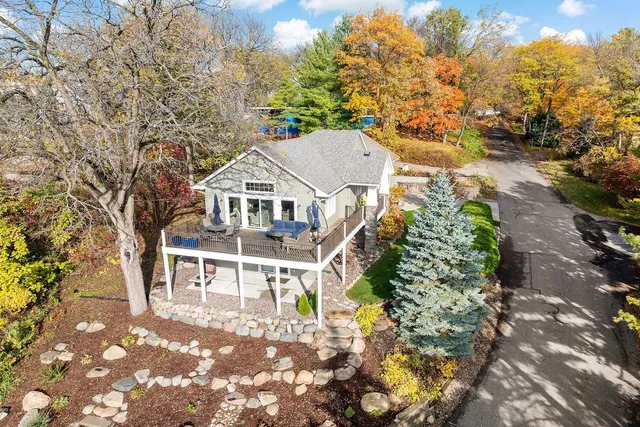 $1,100,000 | 5100 Greenwood Circle, Greenwood, MN 55331