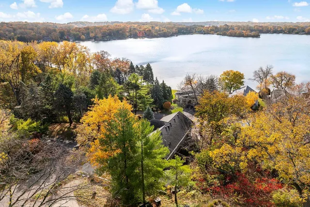 $1,100,000 | 5100 Greenwood Circle, Greenwood, MN 55331