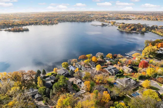 $1,100,000 | 5100 Greenwood Circle, Greenwood, MN 55331