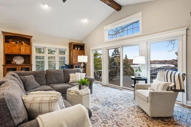 $1,100,000 | 5100 Greenwood Circle, Greenwood, MN 55331