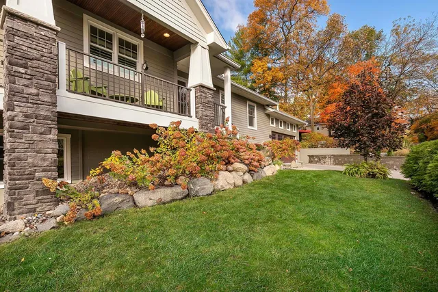 $1,100,000 | 5100 Greenwood Circle, Greenwood, MN 55331