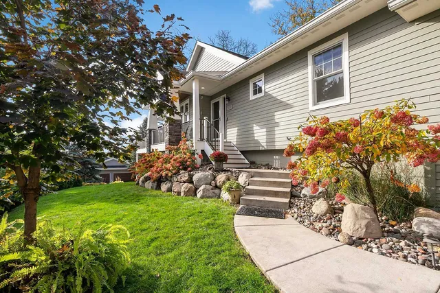 $1,100,000 | 5100 Greenwood Circle, Greenwood, MN 55331