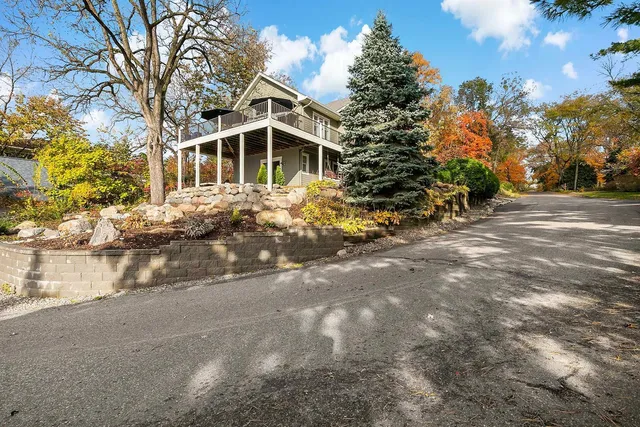 $1,100,000 | 5100 Greenwood Circle, Greenwood, MN 55331