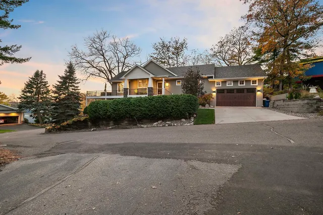 $1,100,000 | 5100 Greenwood Circle, Greenwood, MN 55331