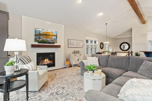 $1,100,000 | 5100 Greenwood Circle, Greenwood, MN 55331