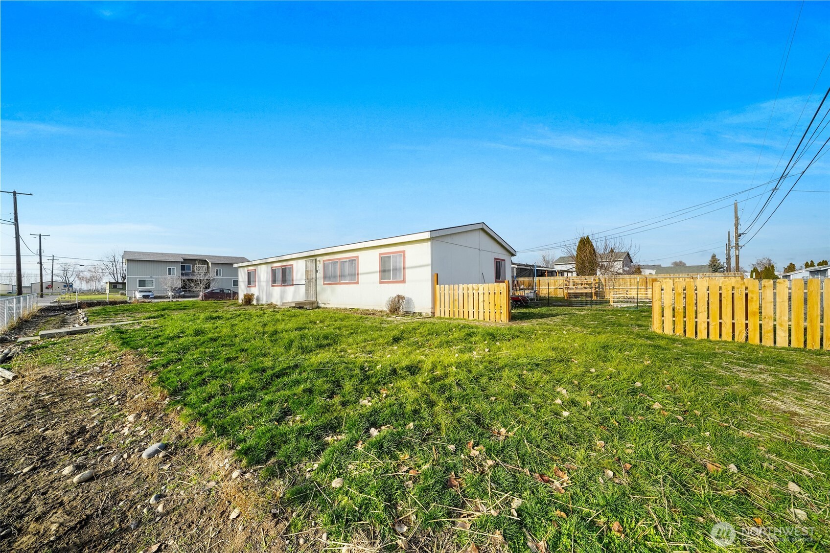 705 South D Street Moses Lake, WA 98837 - Photo 1 of 29