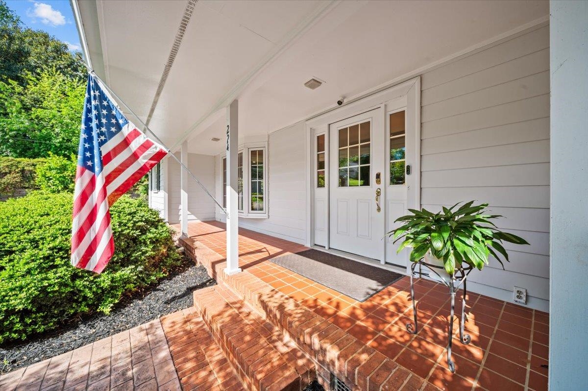 224 Sheffield Road Greer, SC 29651 - Photo 4 of 46