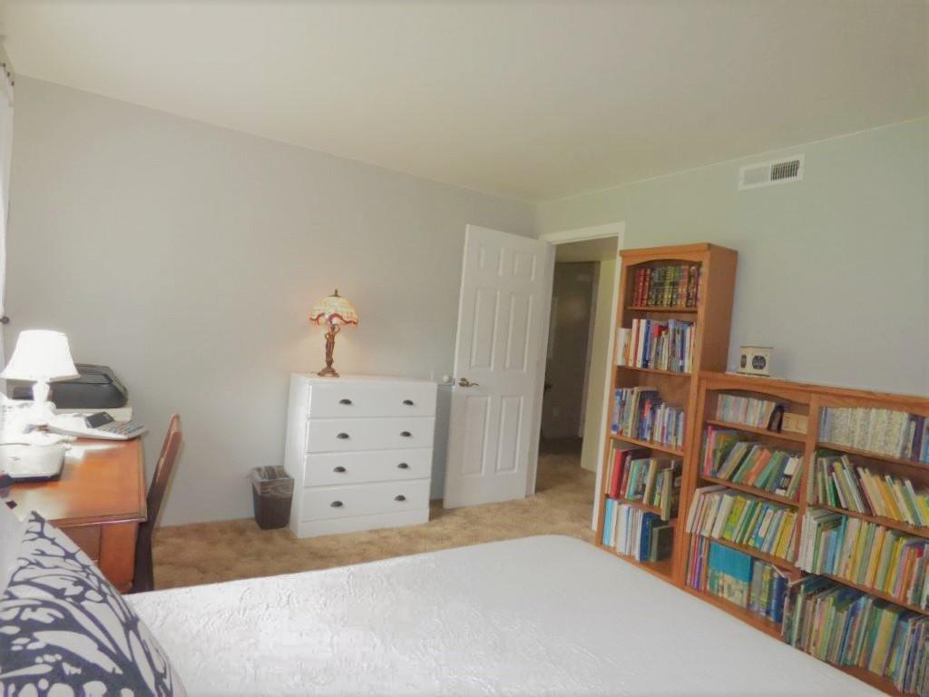 1068 Wards Creek Road Rogue River, OR 97537 - Photo 35 of 57 Second picture of Bedroom 2