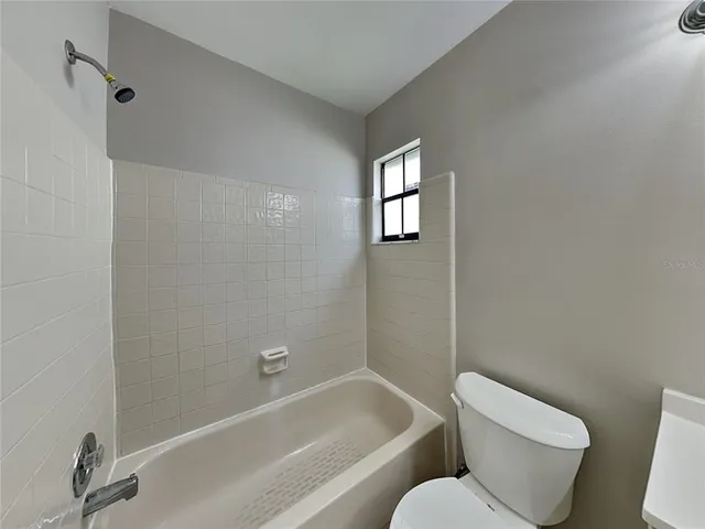 $1,899 | 4210 38th Street West, Bradenton, FL 34205