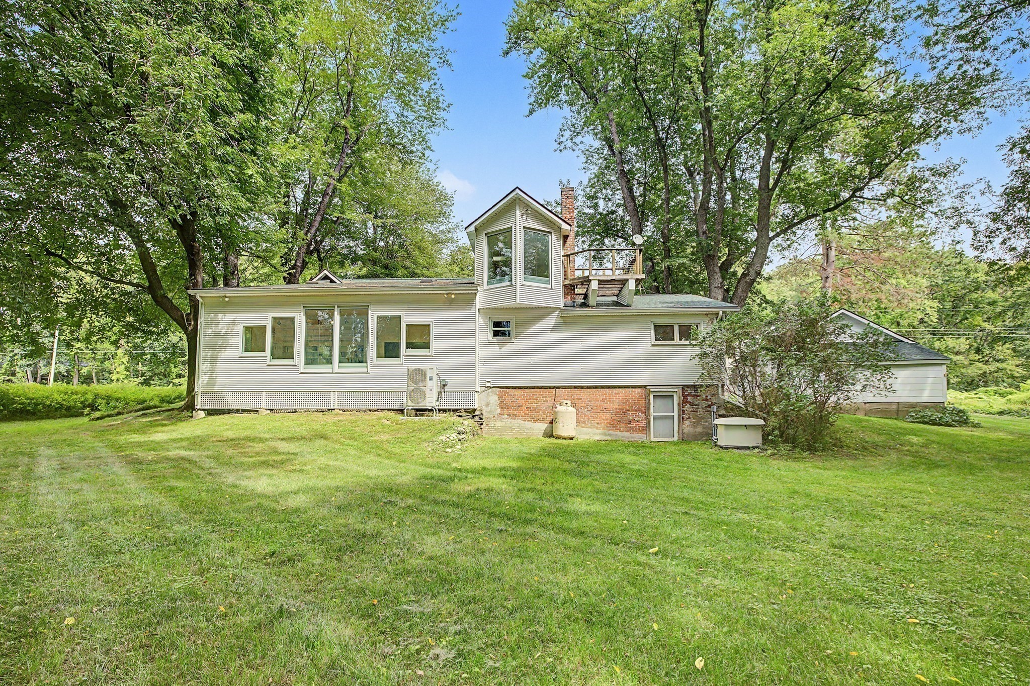 293 Meadow Road Montague, MA 01351 - Photo 7 of 41 Gallery Image 7