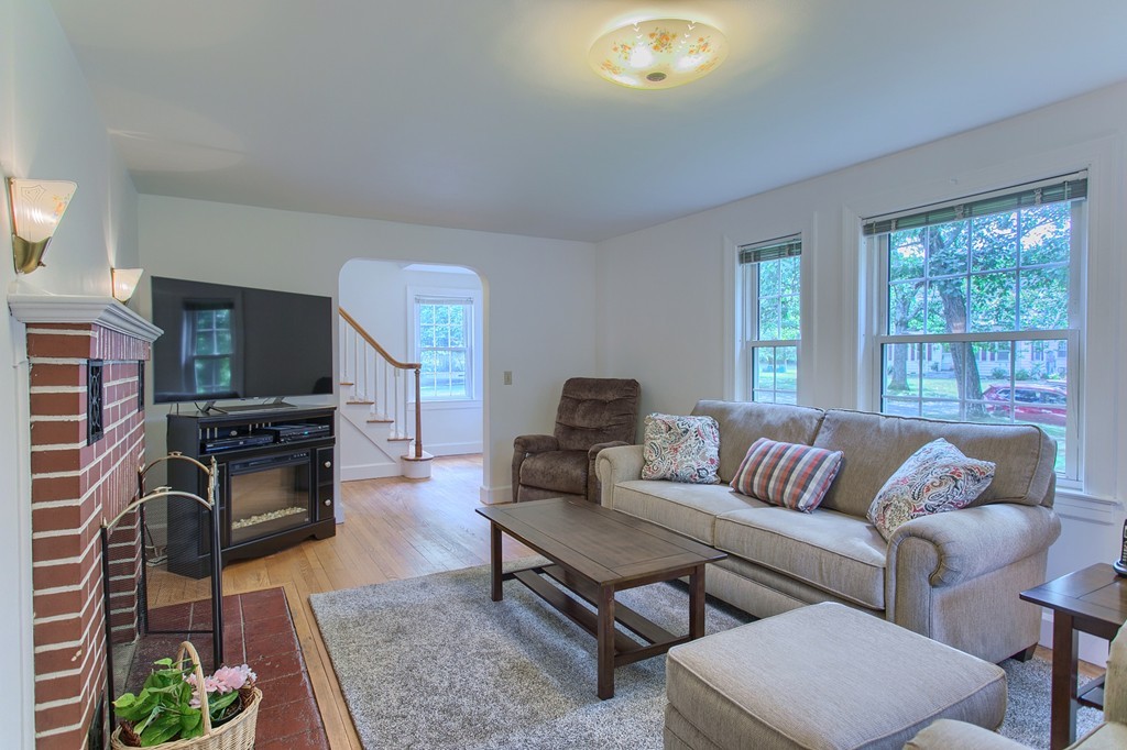 54 Pitcherville Road Hubbardston, MA 01452 - Photo 11 of 28 Gallery Image 11