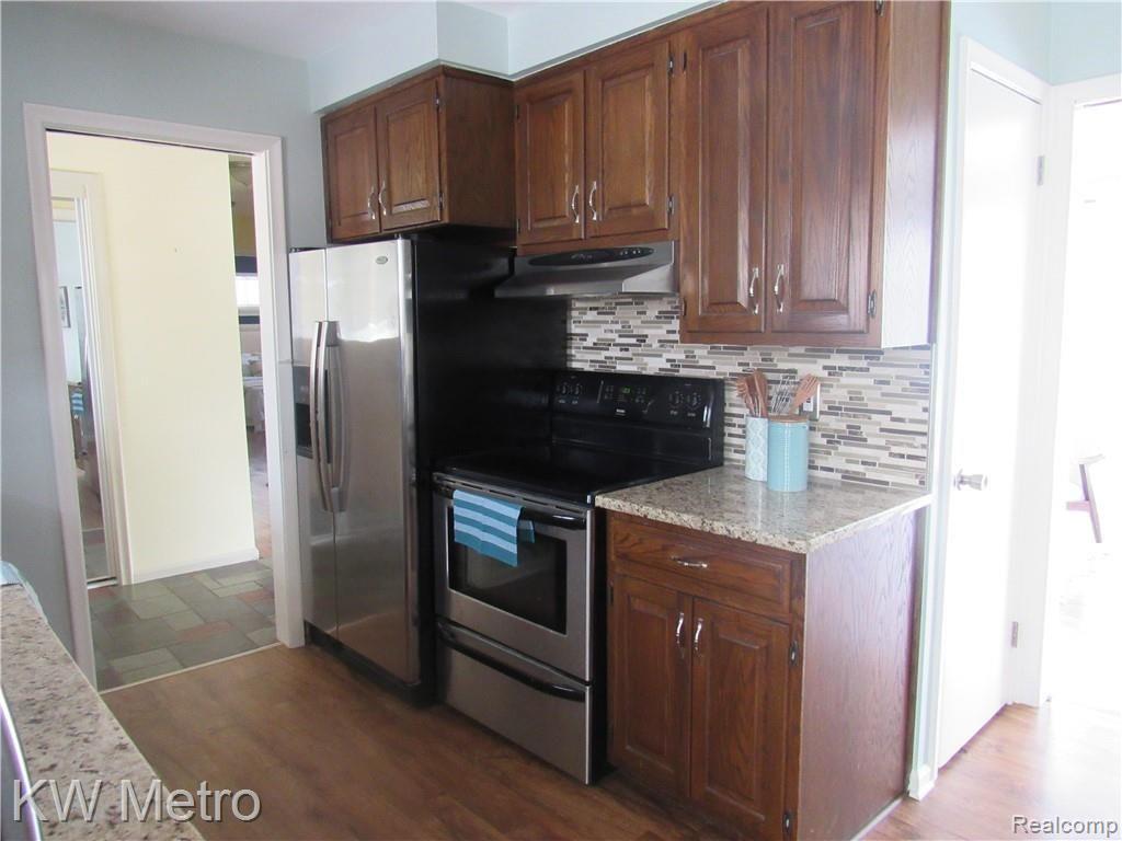 28240 Quail Hollow Road Farmington Hills, MI 48331 - Photo 11 of 22