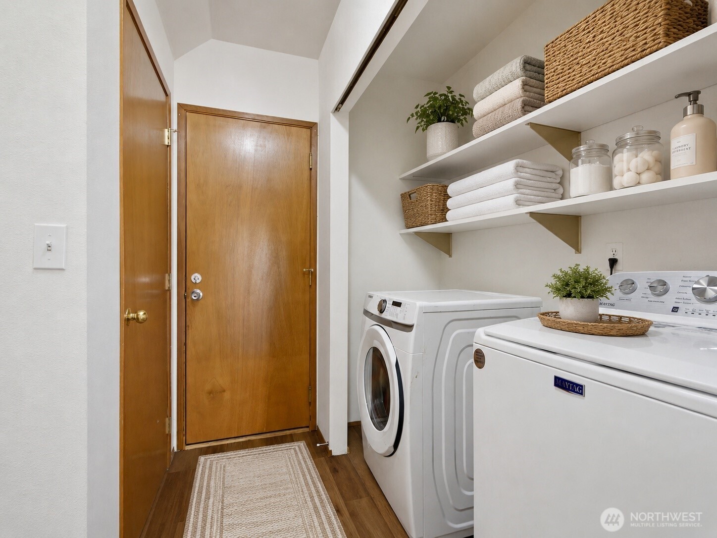 512 North 104th Street Seattle, WA 98133 - Photo 25 of 28