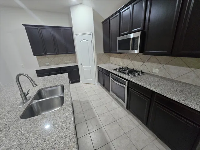 $2,400 | 9126 Monarch Field Lane, Cypress, TX 77433