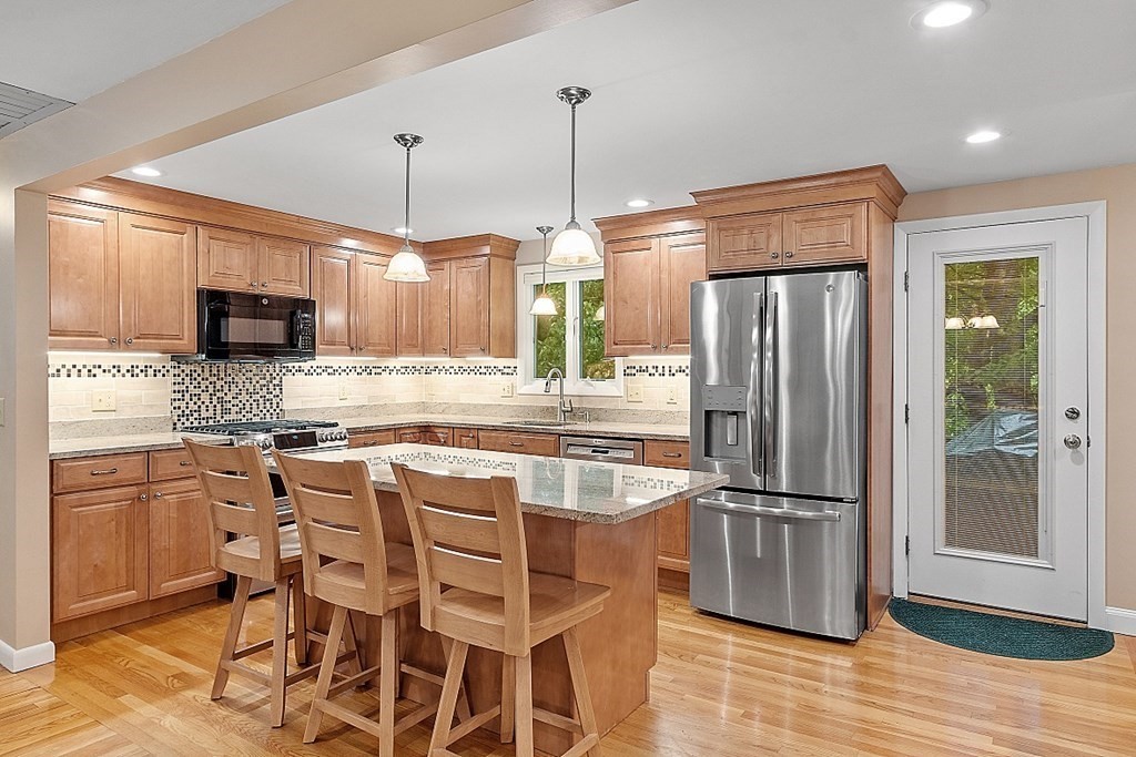 62 Patten Road Westford, MA 01886 - Photo 2 of 42 Gallery Image 2
