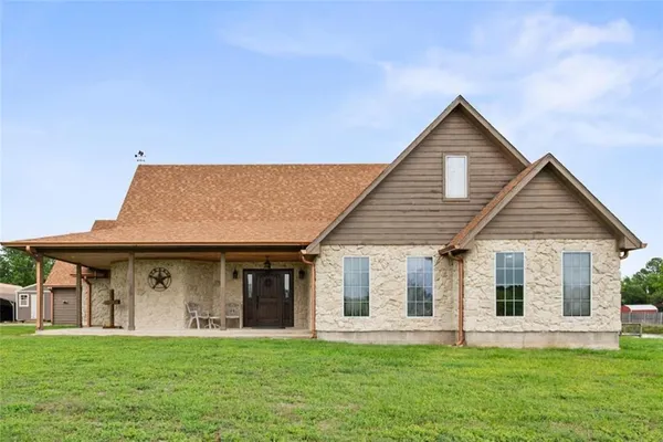 $600,000 | 130 Southeast County Road 3085, Corsicana, TX 75109