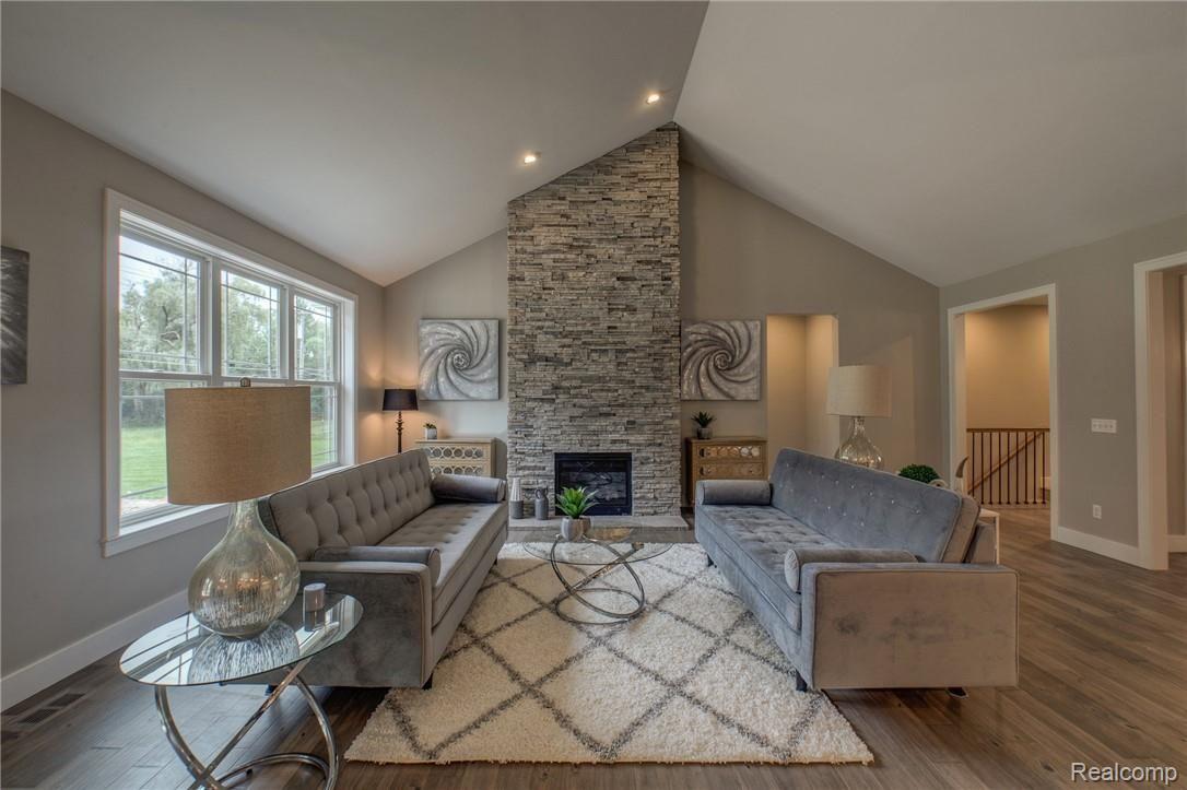 24650 Taft Road Novi, MI 48375 - Photo 6 of 30 livingstraight.jpg