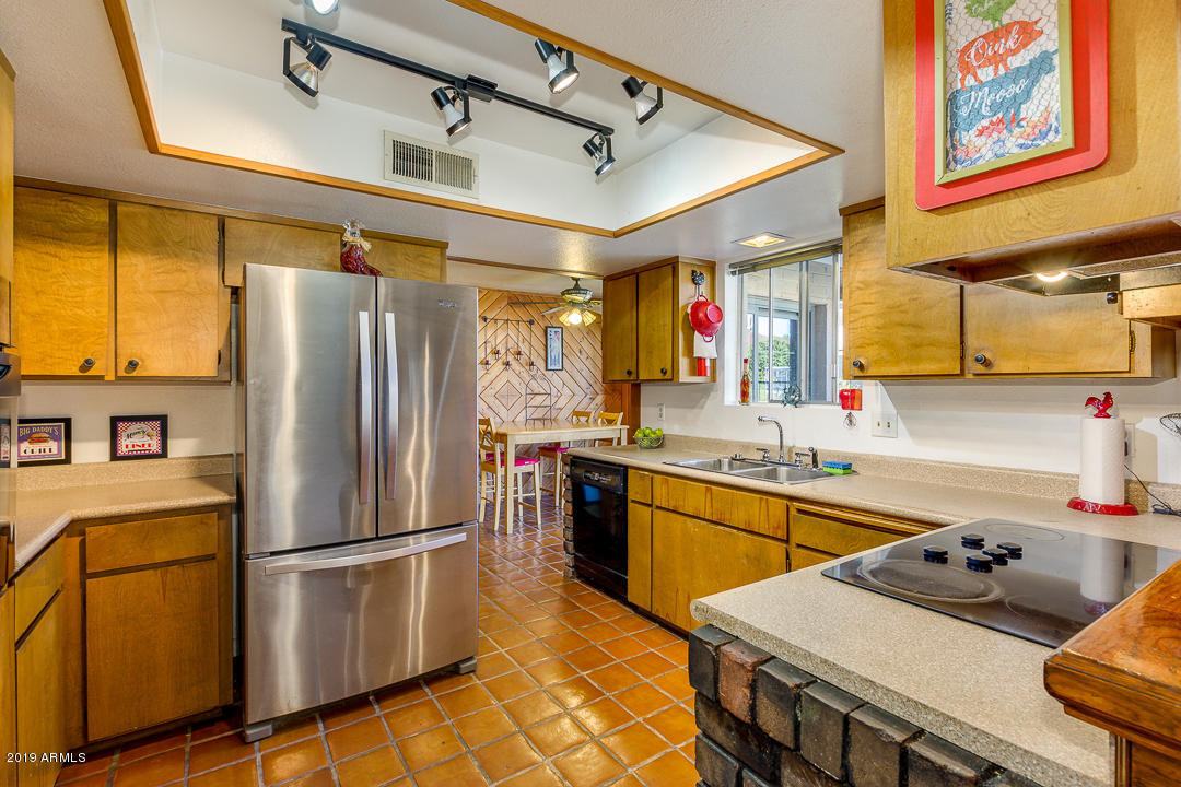 4234 West Redfield Road Phoenix, AZ 85053 - Photo 9 of 32 11- Redfield
