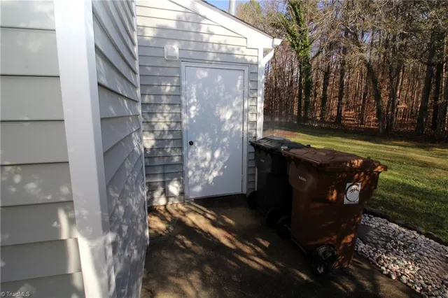 $1,800 | 28 Cedar Knoll Drive, Greensboro, NC 27407