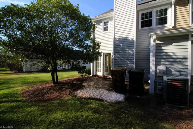 $1,800 | 28 Cedar Knoll Drive, Greensboro, NC 27407