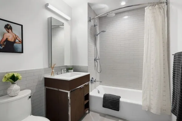 $4,260 | 225 East 39th Street, Unit 22H | Murray Hill