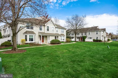 $325,000 | 3704 Fenwick Lane, Mount Laurel, NJ 08054