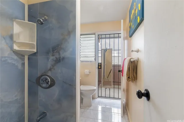 a view of walk in closet