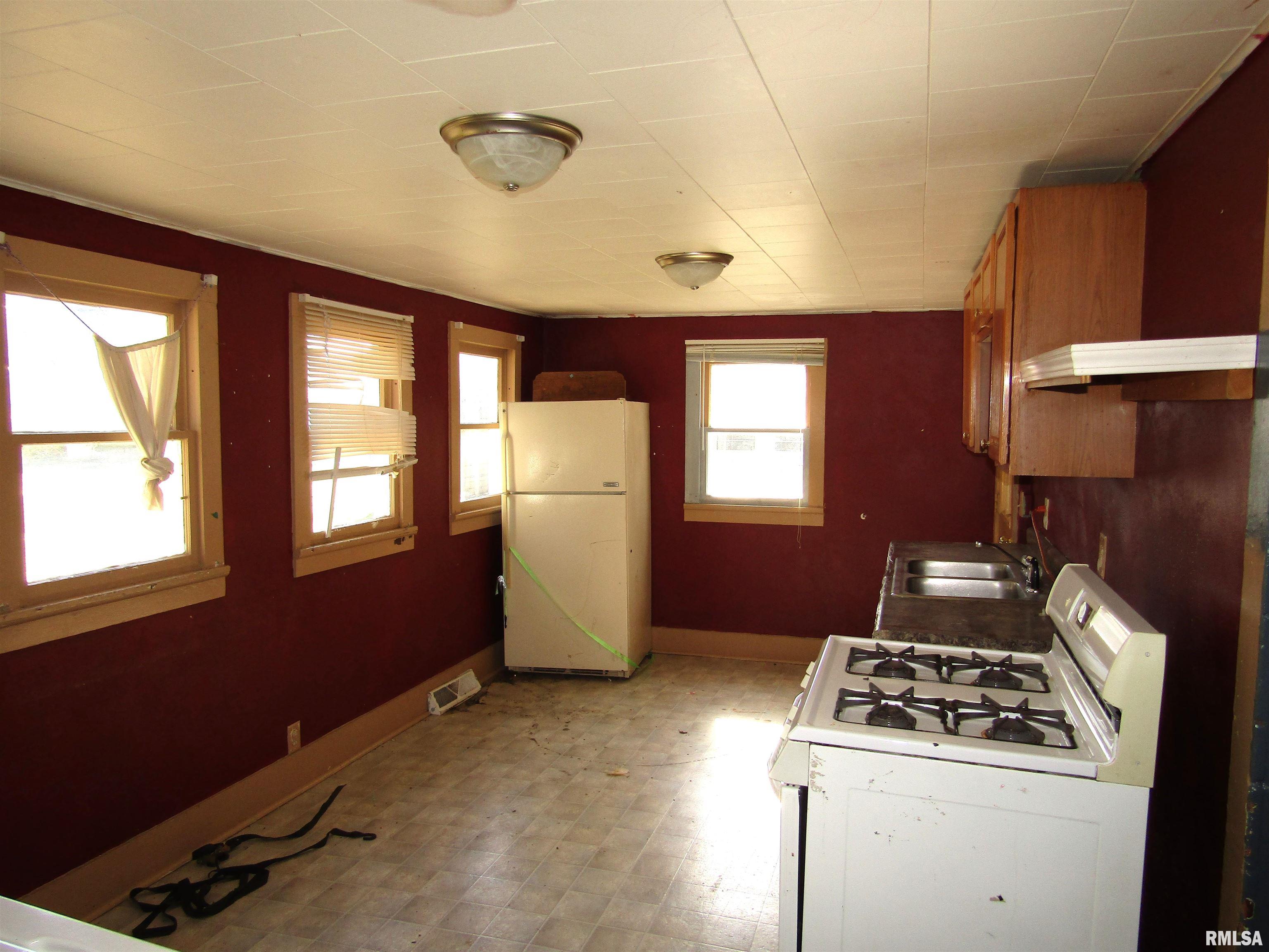 643 East Polk Street Cuba, IL 61427 - Photo 14 of 32