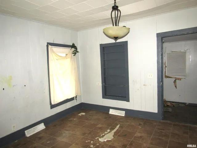 $25,000 | 643 East Polk Street, Cuba, IL 61427