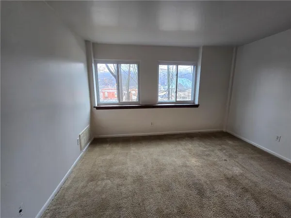 $775 | 210 5th Avenue, Unit 16, Elizabeth, PA 15037