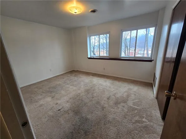 $775 | 210 5th Avenue, Unit 16, Elizabeth, PA 15037