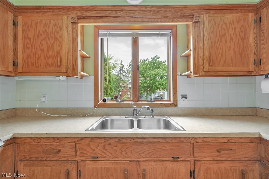 15770 Whitney Road Strongsville, OH 44136 - Photo 7 of 28 Gallery Image 7