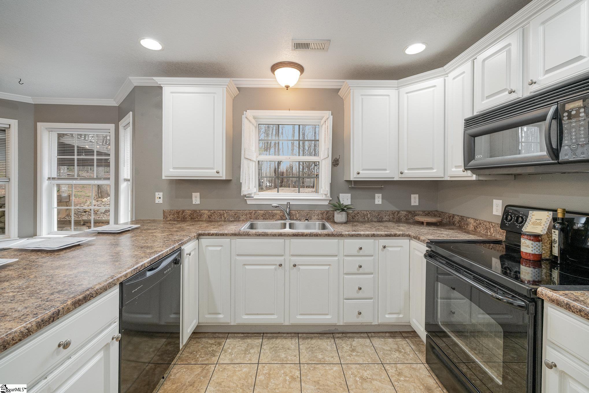 106 Packridge Road Taylors, SC 29687 - Photo 12 of 31