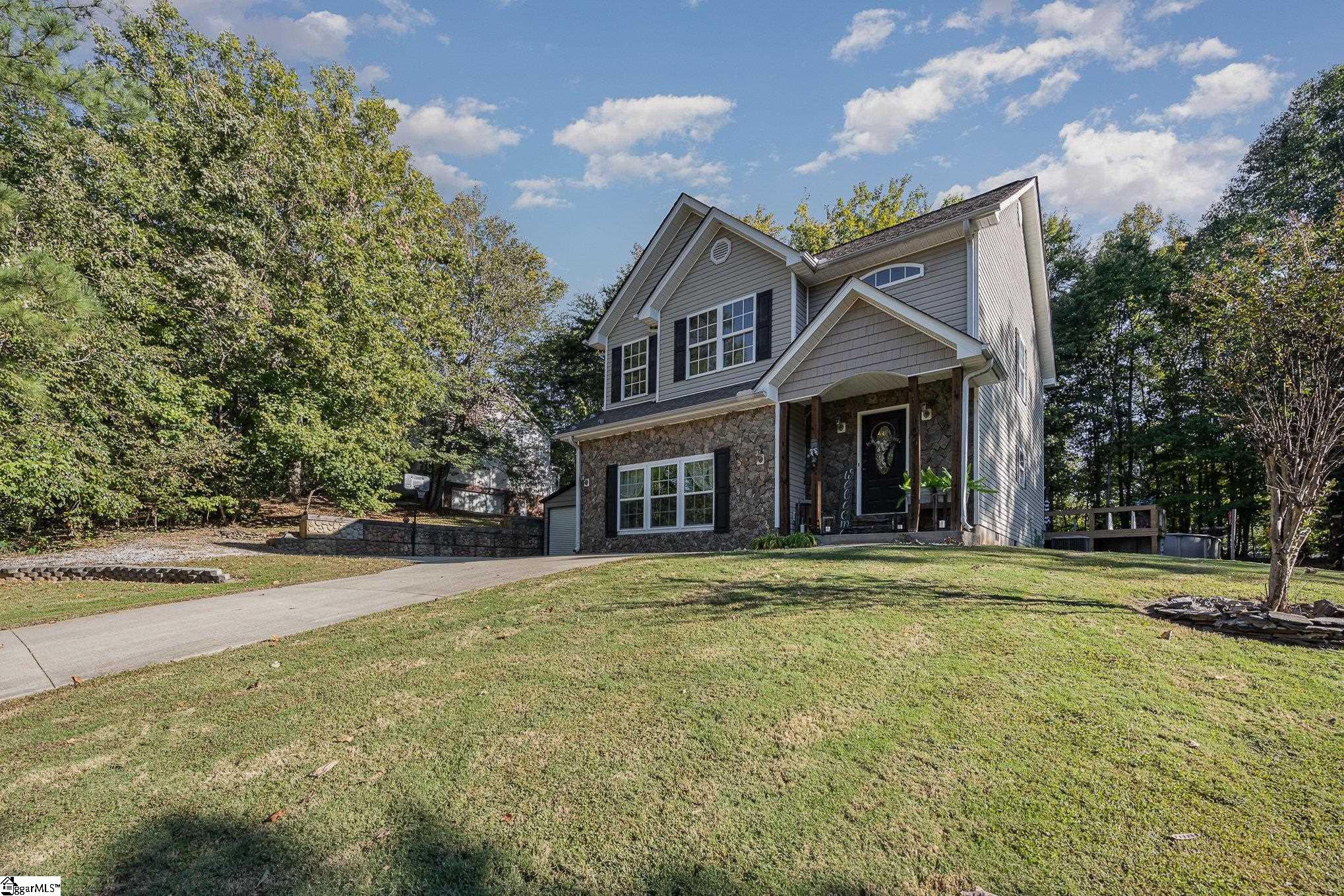 106 Packridge Road Taylors, SC 29687 - Photo 2 of 31