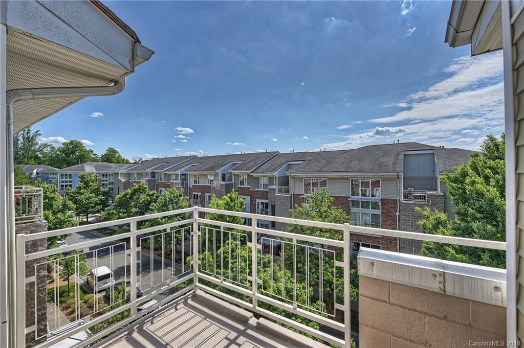 609 Raphael Place Charlotte, NC 28205 - Photo 34 of 36 a view of a building from a balcony