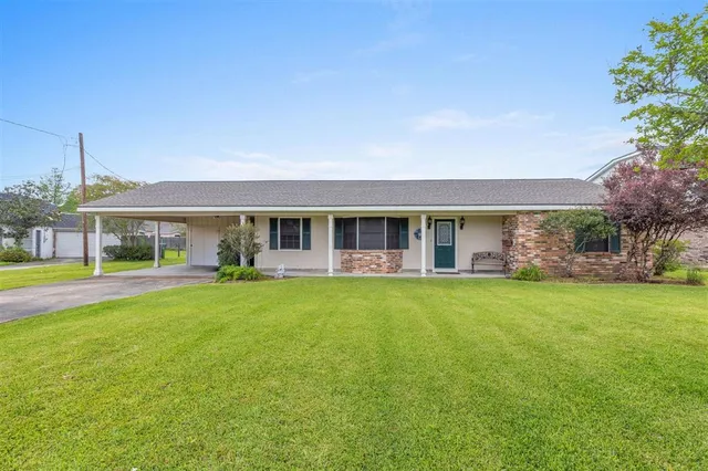 $235,000 | 3605 East Whispering Woods Drive, Lake Charles, LA 70605