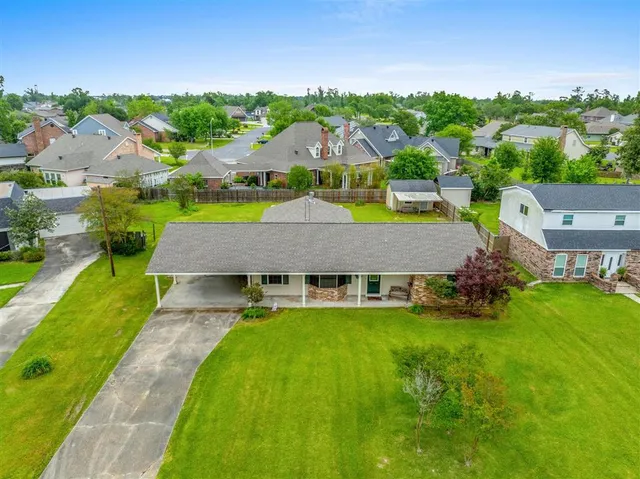$235,000 | 3605 East Whispering Woods Drive, Lake Charles, LA 70605
