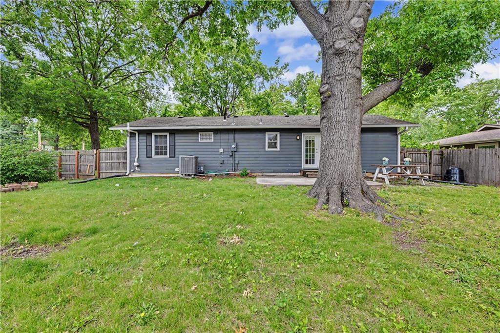 2220 Learnard Avenue Lawrence, KS 66046 - Photo 31 of 37