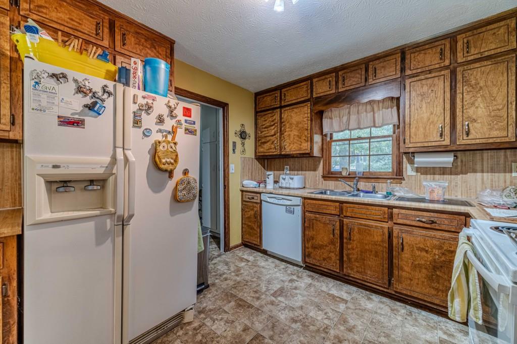 2737 Camp Mitchell Road Loganville, GA 30052 - Photo 11 of 45