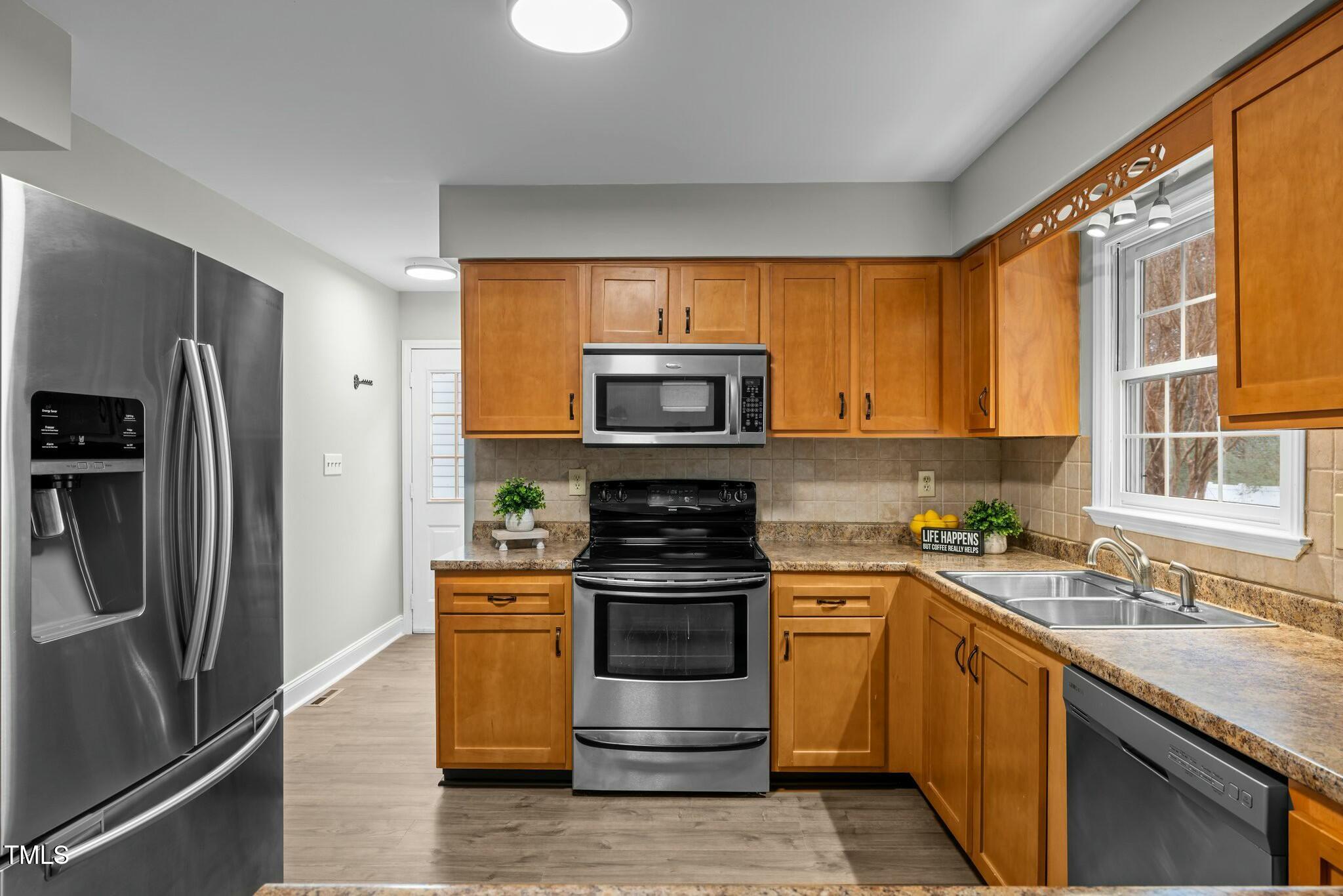 8304 Bellingham Circle Raleigh, NC 27615 - Photo 14 of 47 Kitchen
