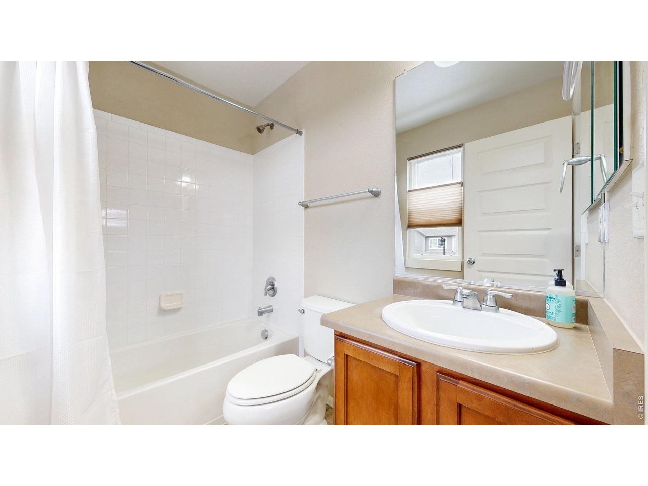 5543 Calgary Street Timnath, CO 80547 - Photo 23 of 39 Private Bathroom (Upper Level)