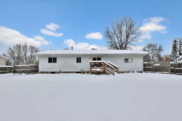 $275,000 | 30125 Ridgewood Avenue, Shafer, MN 55074