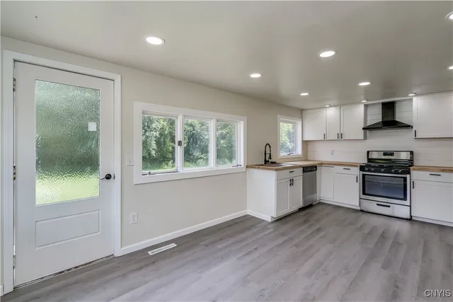 $2,100 | 29538 Maple Street, Le Ray, NY 13612