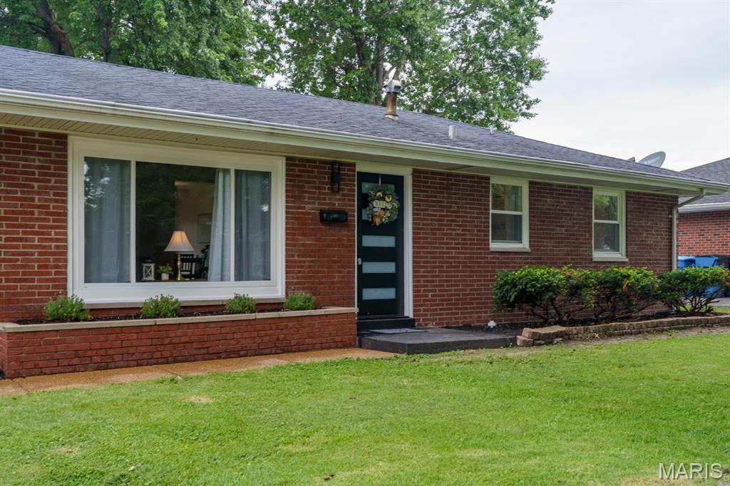 41 Riviera Drive Granite City, IL 62040 - Photo 4 of 33