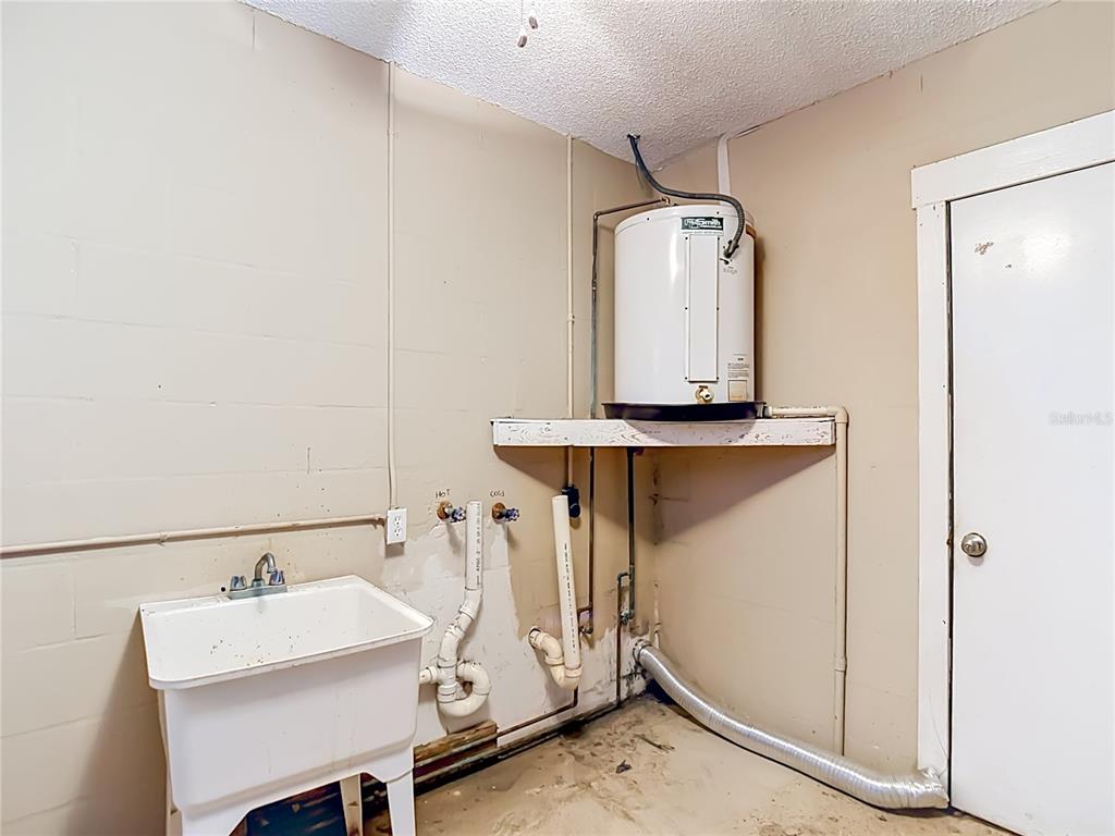 6391 Curtiss Lane Spring Hill, FL 34608 - Photo 35 of 59