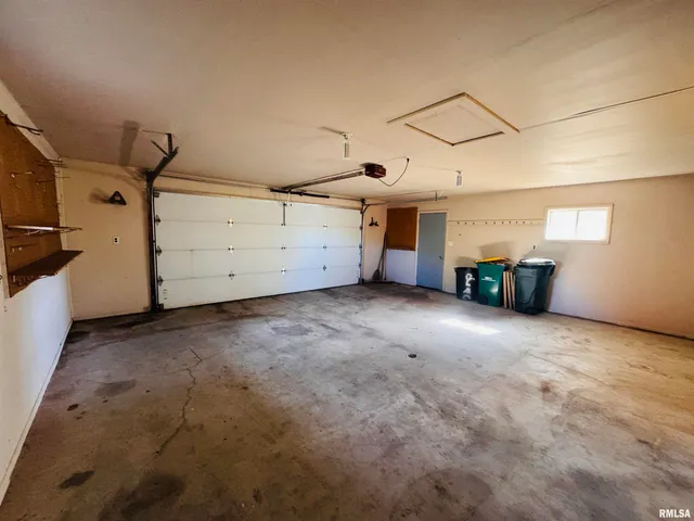 $263,000 | 21 Bricker Circle, Avon, IL 61415